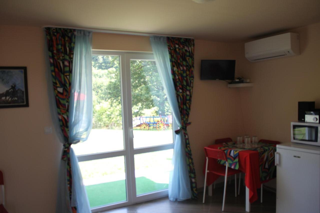 Daskalov Bungalows Chervena Lokva Экстерьер фото